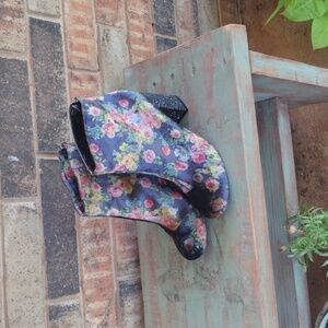 Not Rated brand, beautiful velvet/floral print/ glitter heel bootie